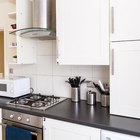 Mandeville Rooms Northolt  Екстериор снимка