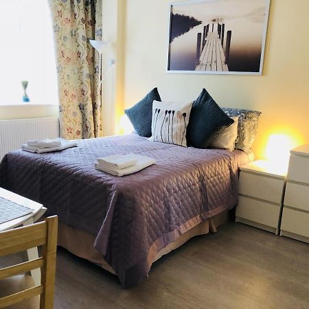 Mandeville Rooms Northolt  Екстериор снимка