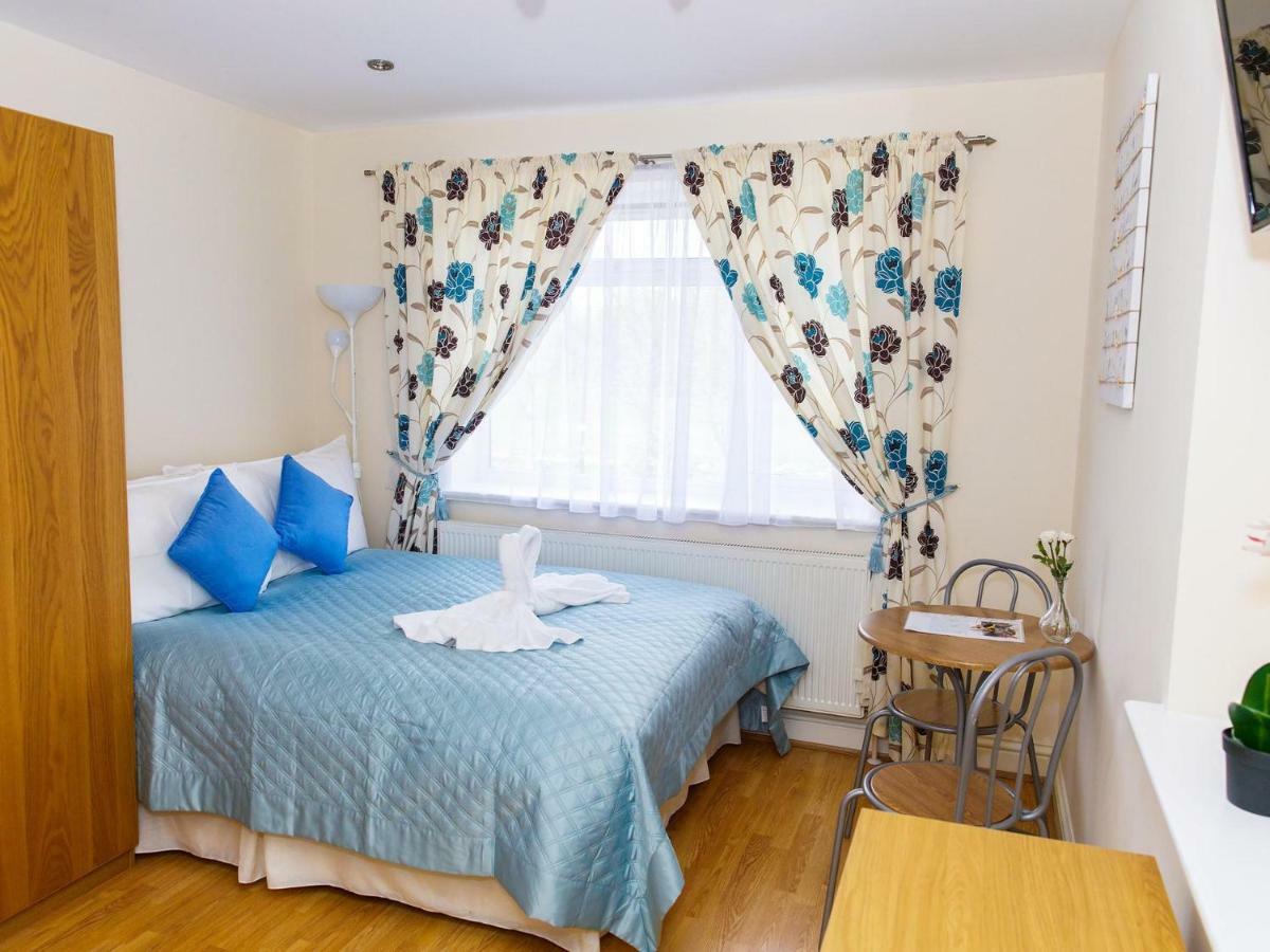 Mandeville Rooms Northolt  Екстериор снимка