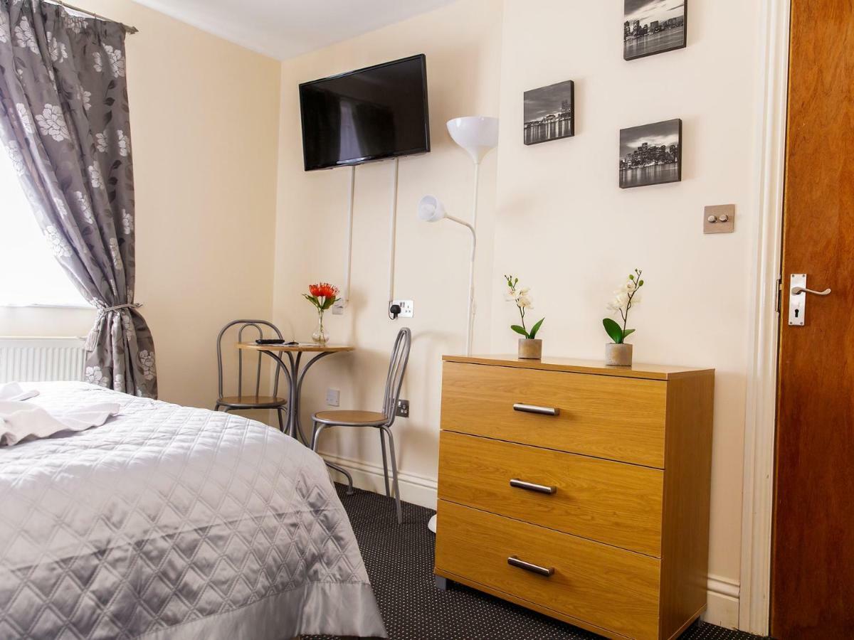 Mandeville Rooms Northolt  Стая снимка