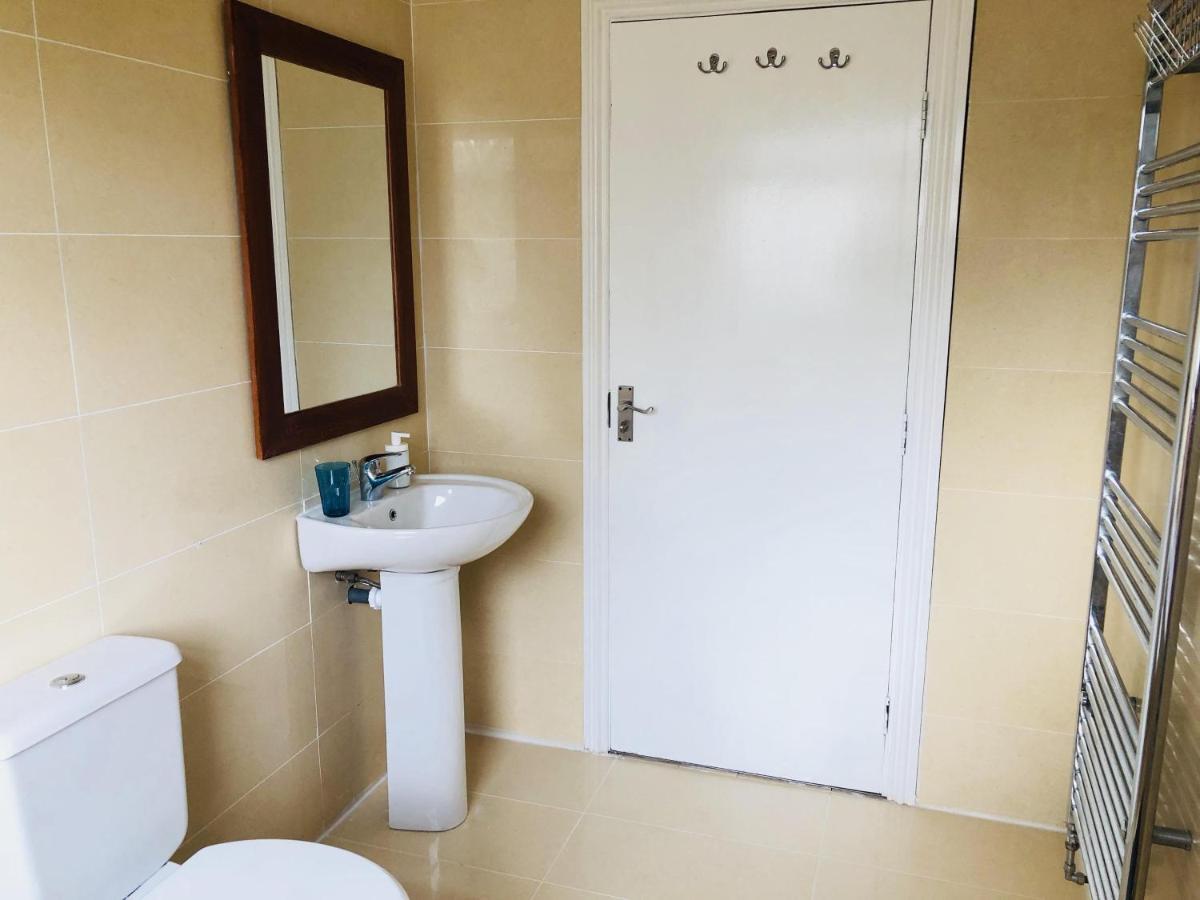 Mandeville Rooms Northolt  Екстериор снимка
